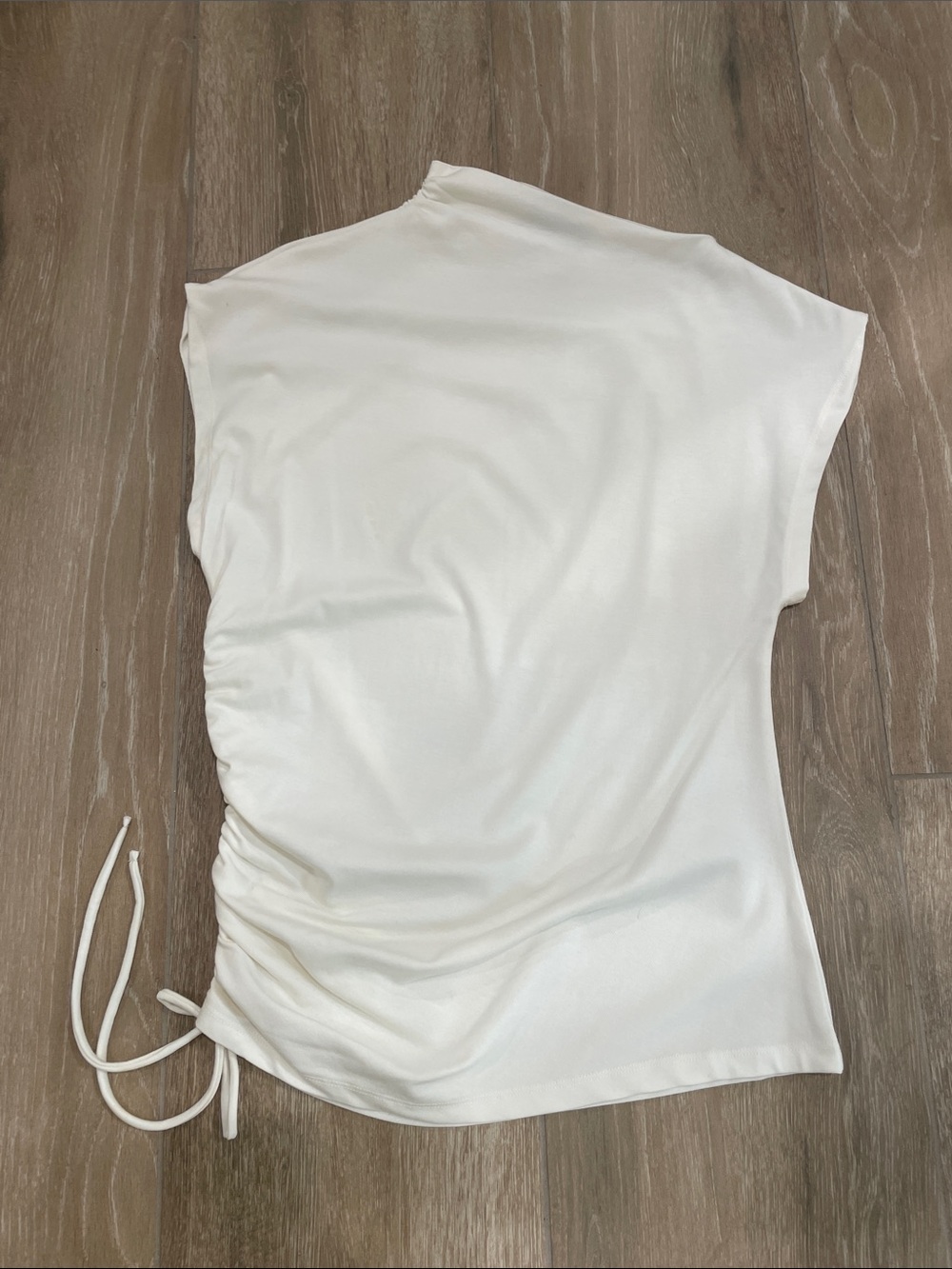 Modern Citizen Cream One-Shoulder Ruched Side Tank
